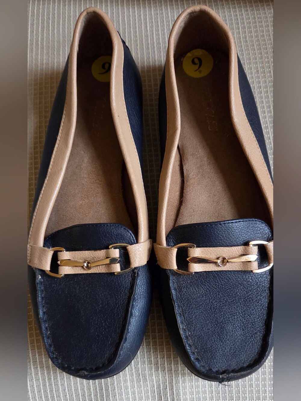 New Classic Aerosole Two-Tone Women’s Loafers Blue and Beige Size 9